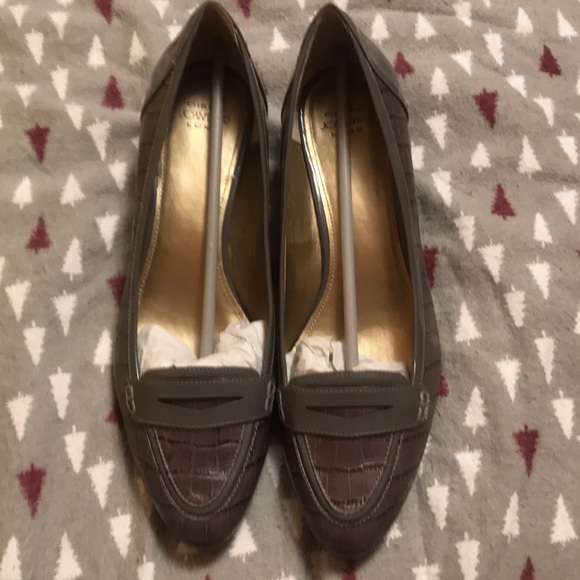 NIB Circa Joan and David size 10M yoelle. - Picture 1 of 5